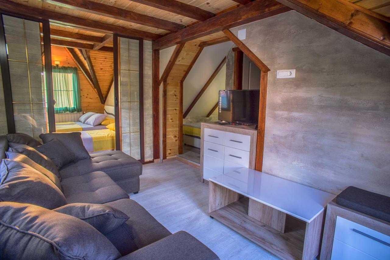 Apartmani Restoran Durmitor Zabljak  Exterior photo